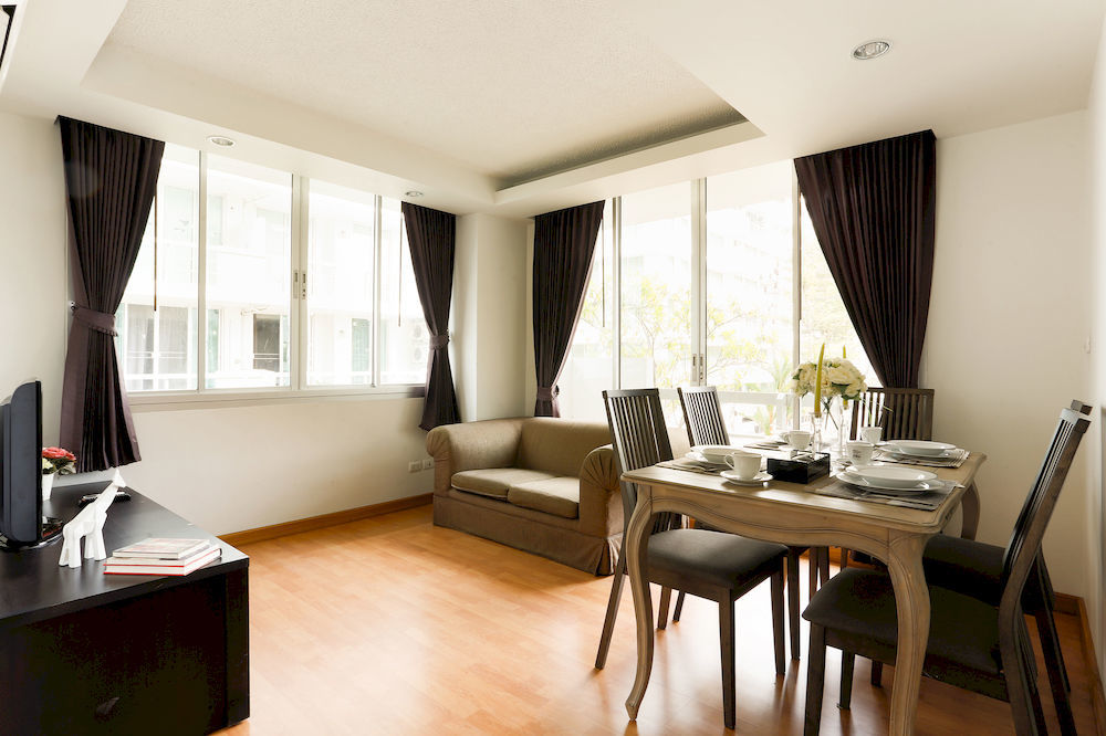 The Capital Resort @ Sukhumvit 50 Bangkok Exterior foto A dining room